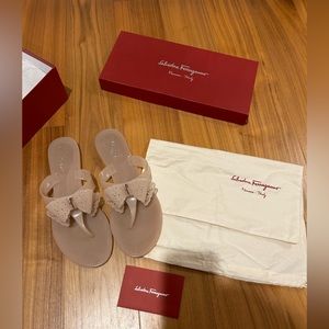 #womansflipflops #size8 #ferragamoshoes great buy